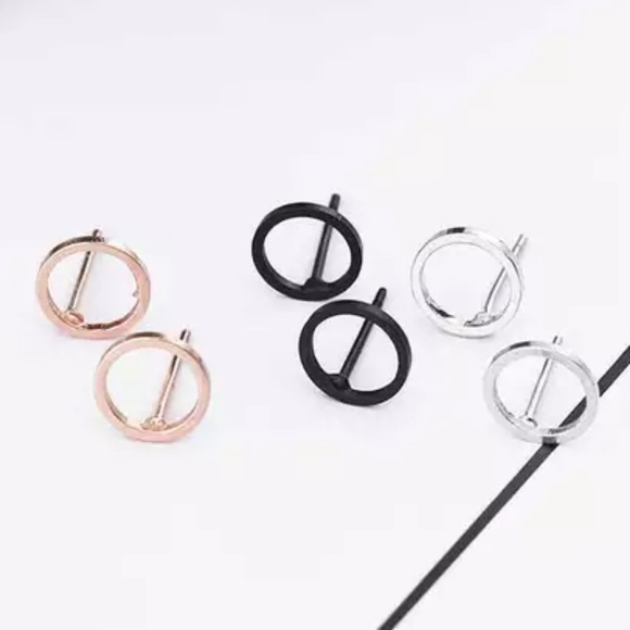 Black Simple Minimalist Open Circle Studs - Picture 2 of 3